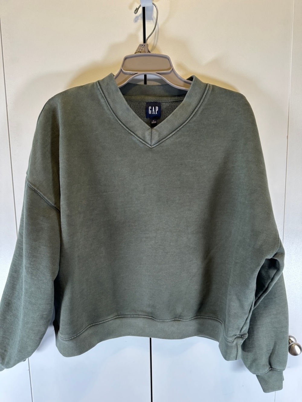 GAP French Terry V Neck in Washed Green Size M